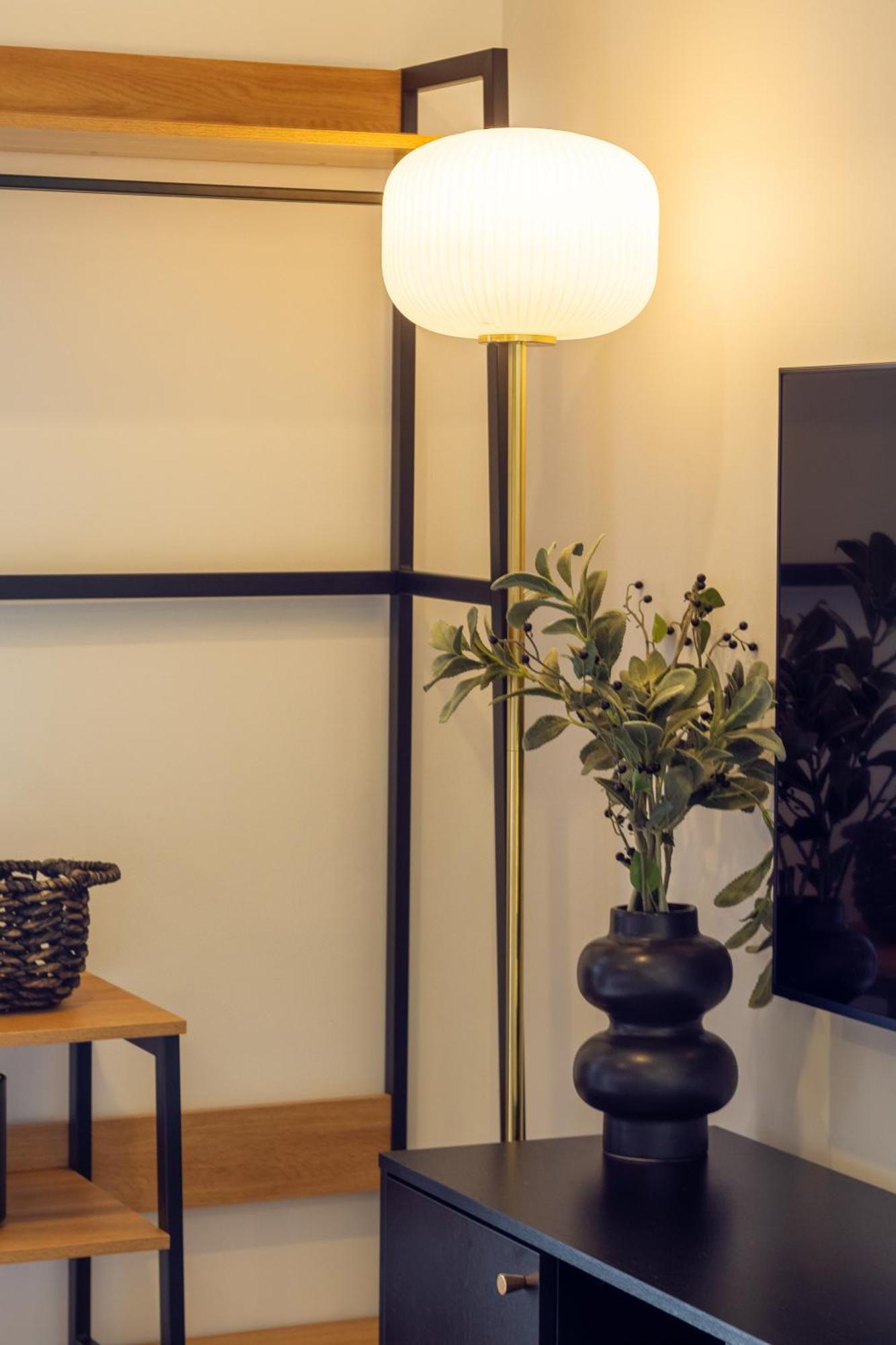 Prime Locale: Studio With Balcony Christchurch Buitenkant foto