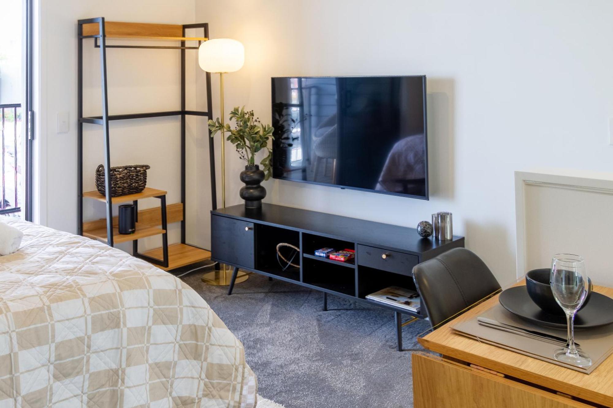 Prime Locale: Studio With Balcony Christchurch Buitenkant foto