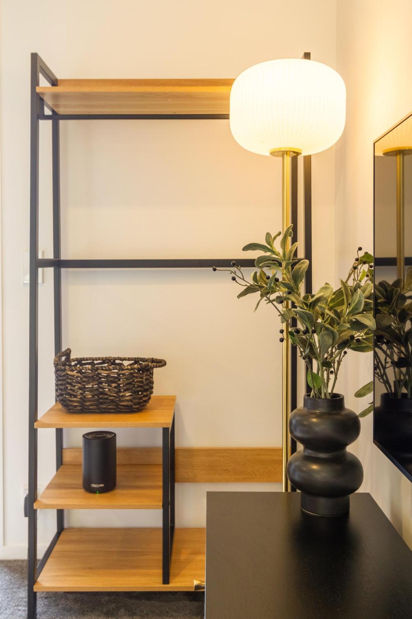 Prime Locale: Studio With Balcony Christchurch Buitenkant foto
