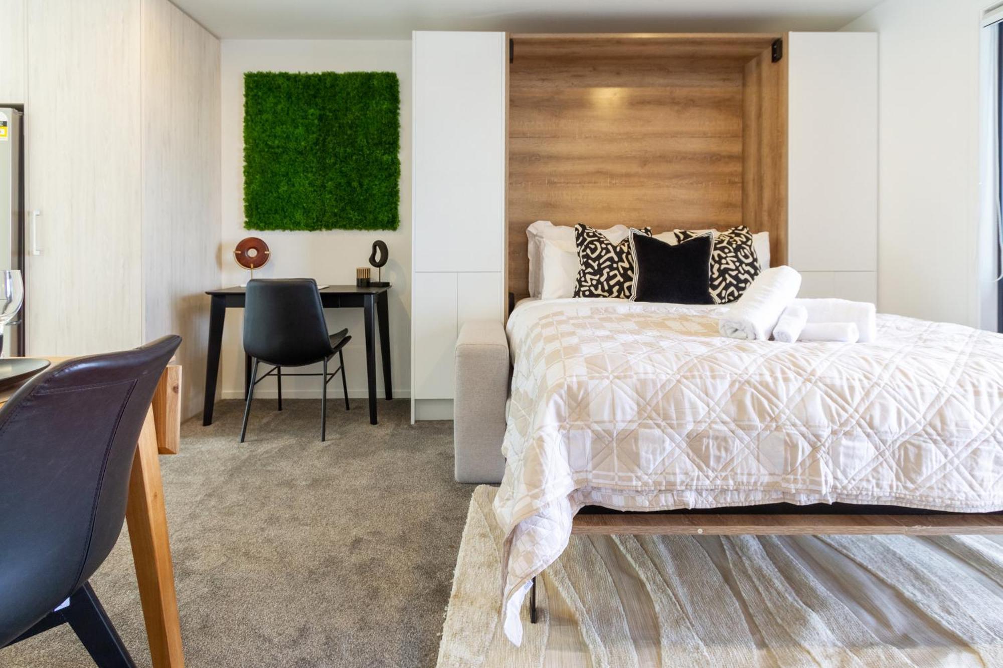 Prime Locale: Studio With Balcony Christchurch Buitenkant foto